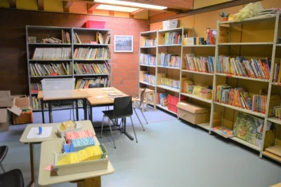 Vorschaubild: Das ist unsere Schülerbücherei. Hier können sich die Schüler etwas zum Lesen und Schmöckern aussuchen.