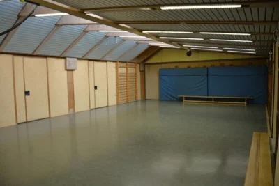 Vorschaubild: Das ist unsere Turnhalle. Hier kann man sich entweder in Kleingruppen oder zur Therapie austoben.