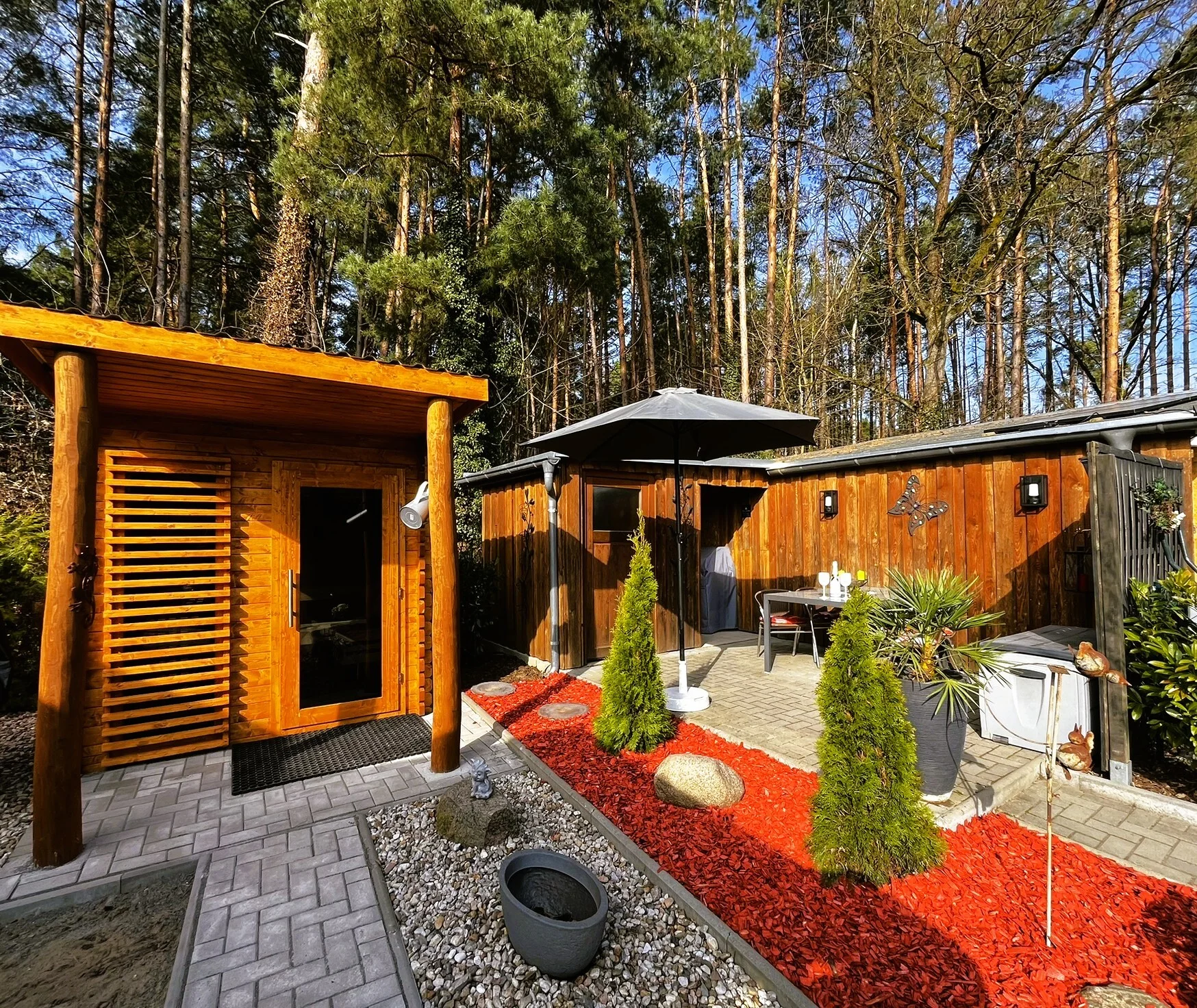 Garten  (Bild vergr&ouml;&szlig;ern)