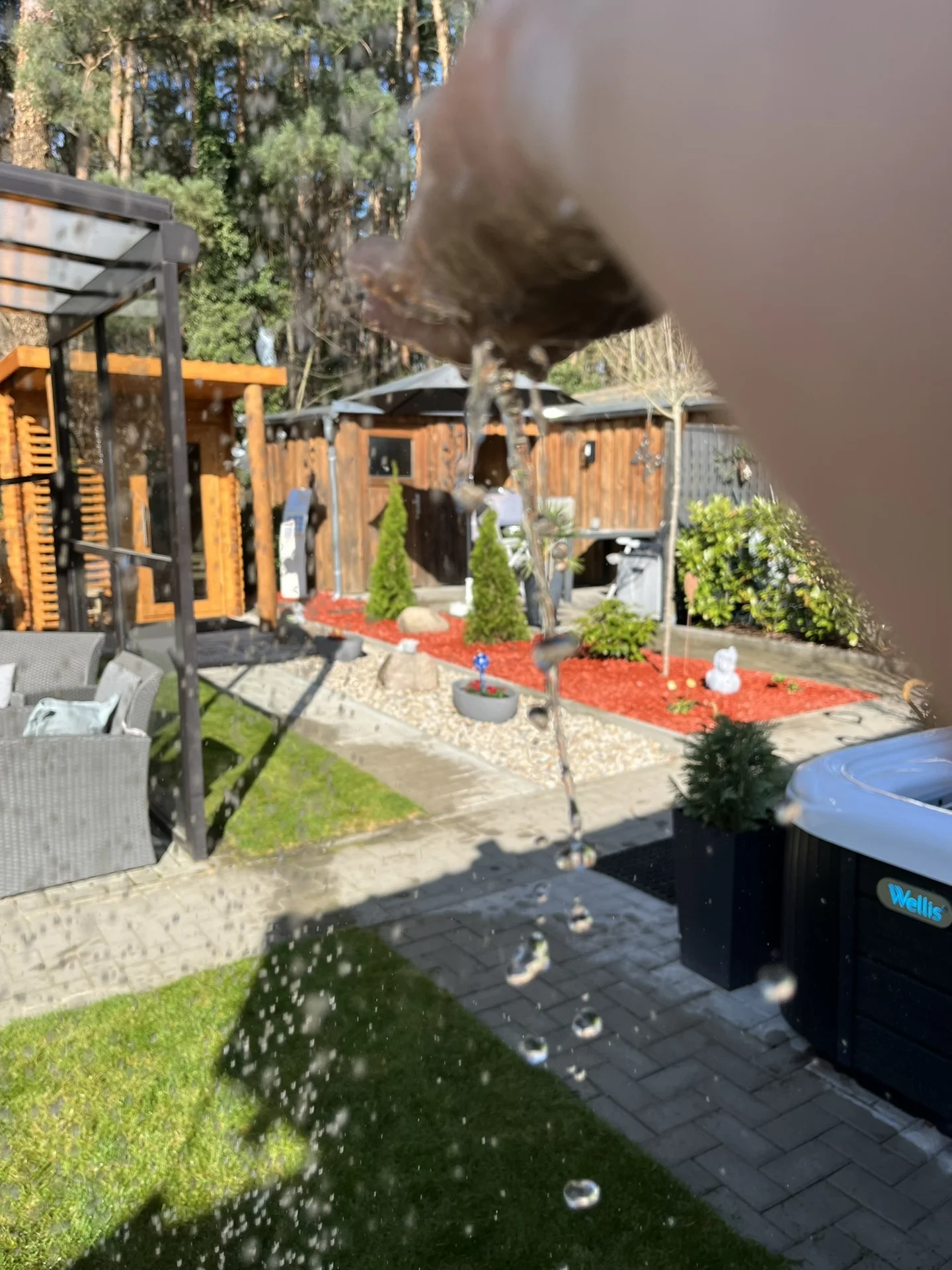 Wasser unsere Lebenskraft, Solar-Garten-Dusche  (Bild vergr&ouml;&szlig;ern)