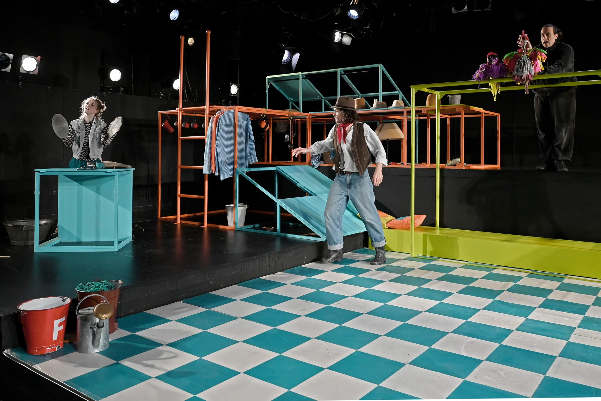 Findus and the Rooster in the Henhouse (c) Jochen Klenk / Heilbronn Theatre  (Bild vergr&ouml;&szlig;ern)