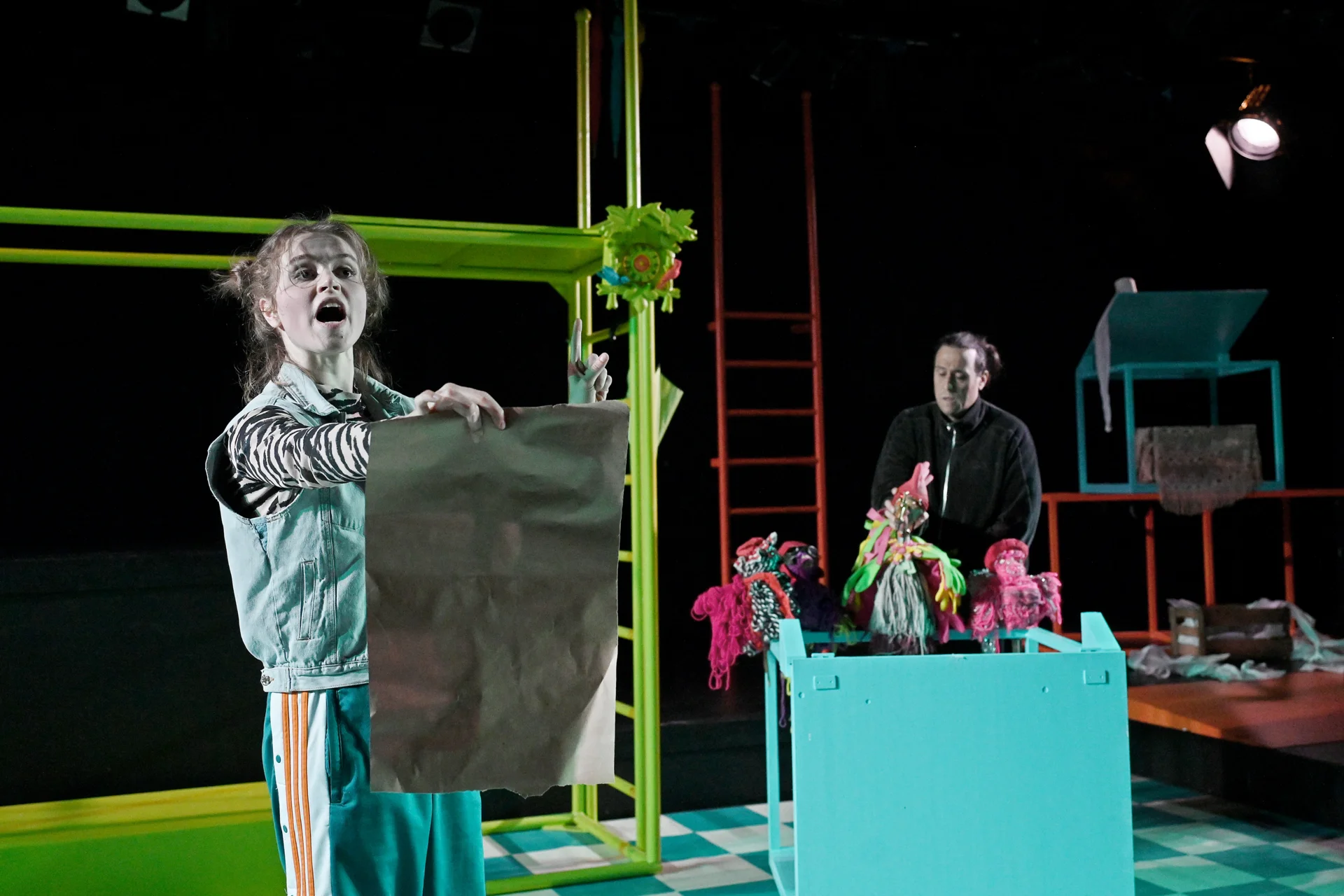 Findus and the Rooster in the Henhouse (c) Jochen Klenk / Heilbronn Theatre  (Bild vergr&ouml;&szlig;ern)