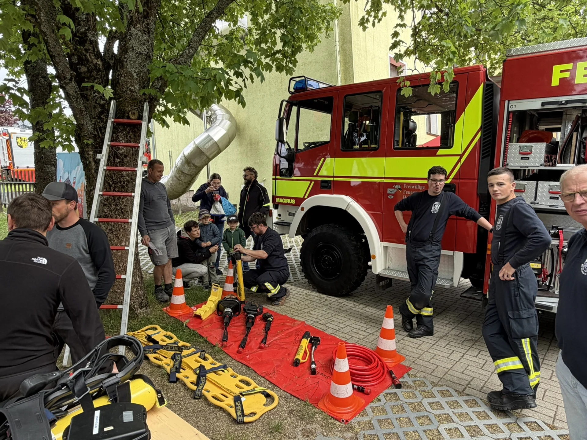 Zur Galerie: Aktionstag in der Kindertagesstätte in Hammerbrücke