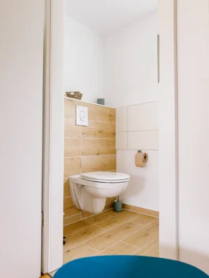 Vorschaubild: wurlsee-camping-lychen-campinghütte 4-bad-toilette