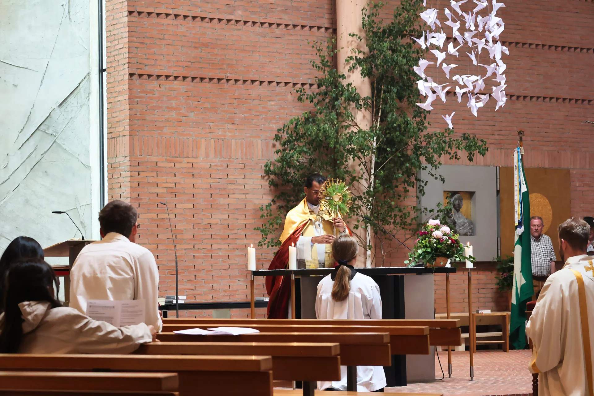 Zur&uuml;ck in der Kirche St. Josef d.A. 