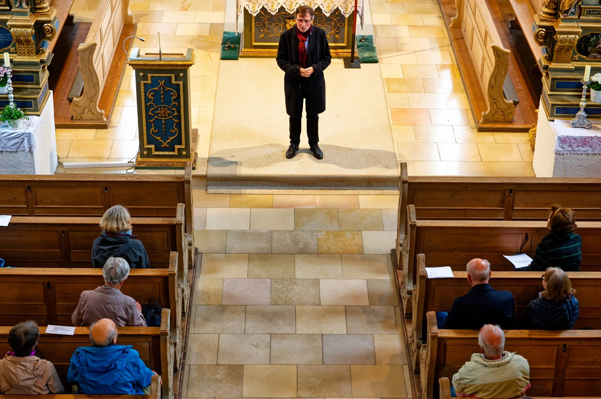 Begr&uuml;&szlig;ung durch Kirchenmusiker Stephan Ronkov 