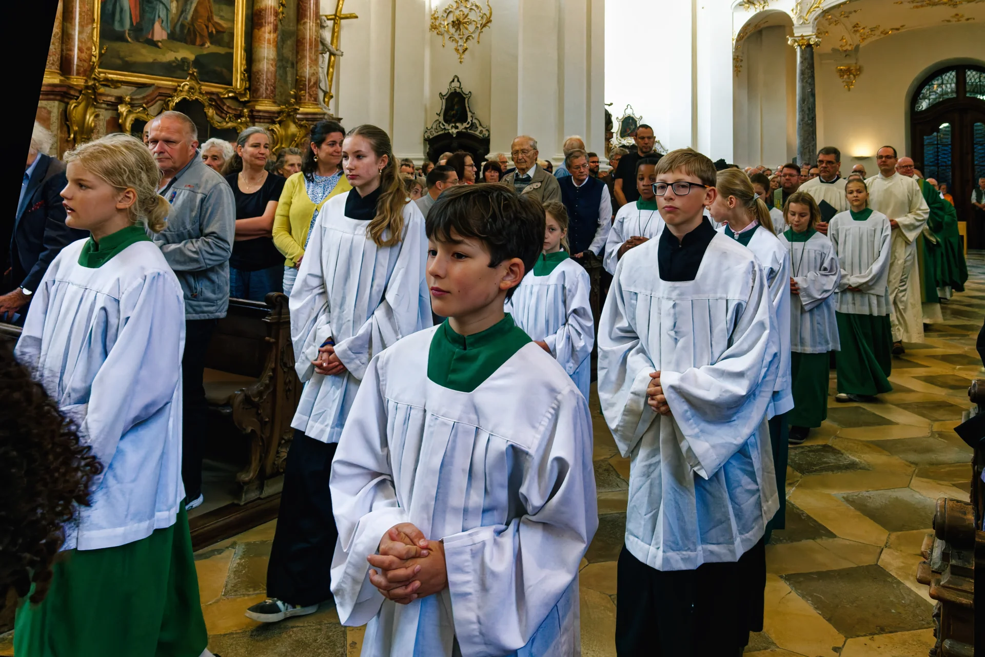 Einzug in die Basilika 