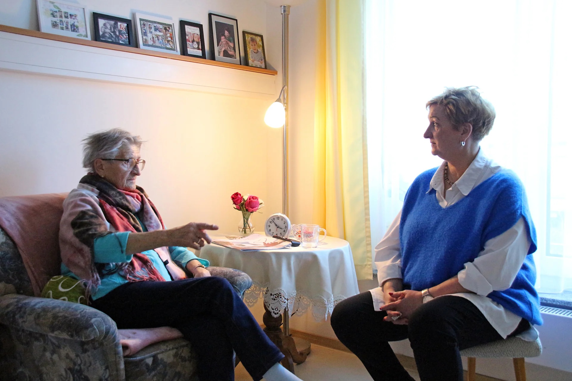 Bild: besuch im altenheim by peter weidemann pfarrbriefservice
