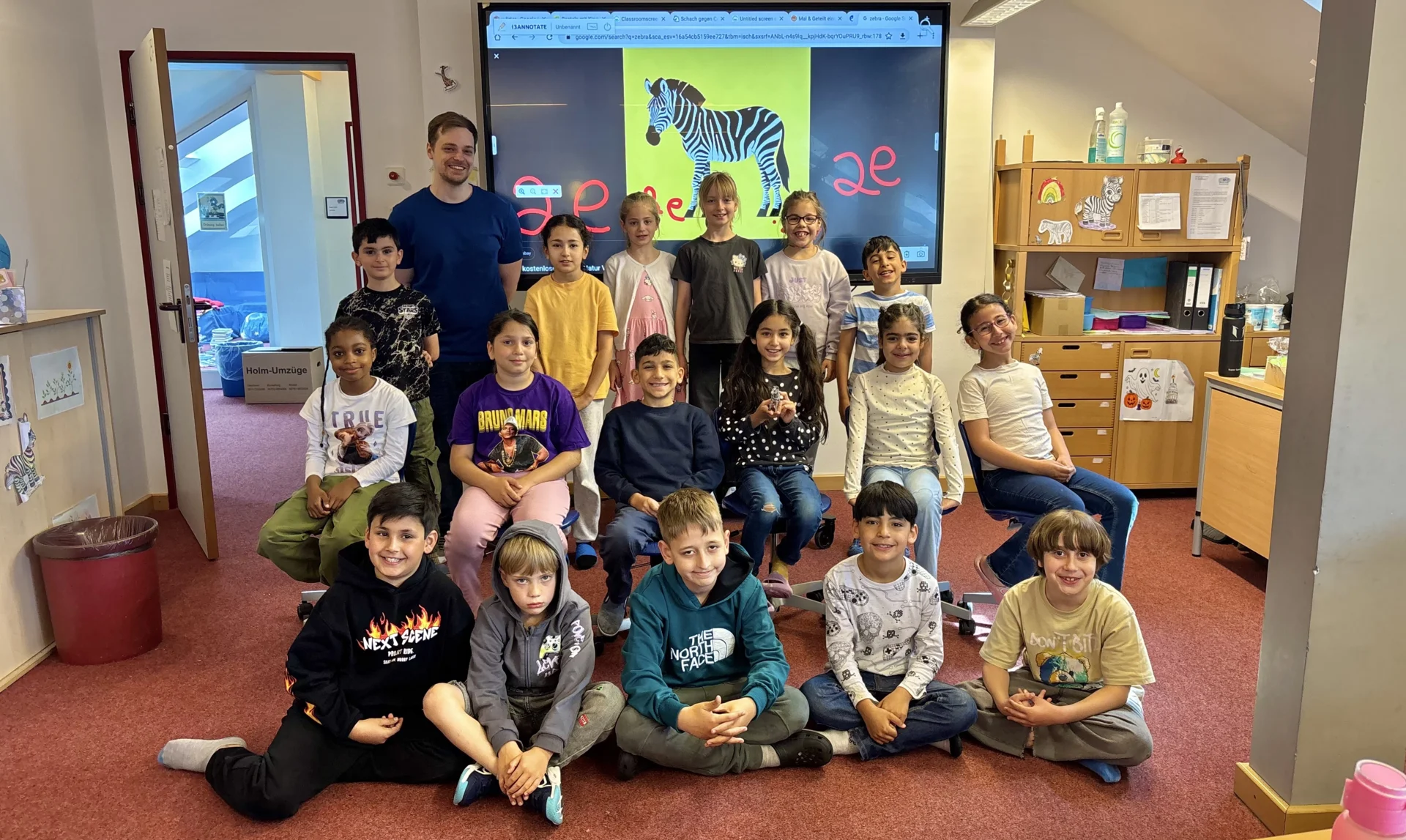 Klasse 2e mit Herrn Susan  (Bild vergr&ouml;&szlig;ern)