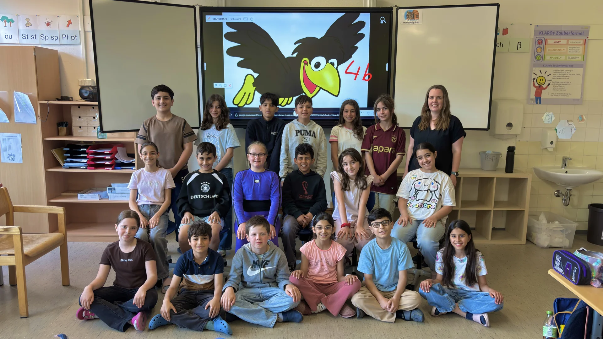 Klasse 4b mit Frau Prei&szlig;el  (Bild vergr&ouml;&szlig;ern)