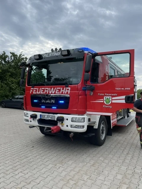 Bild: Das große Feuerwehrauto