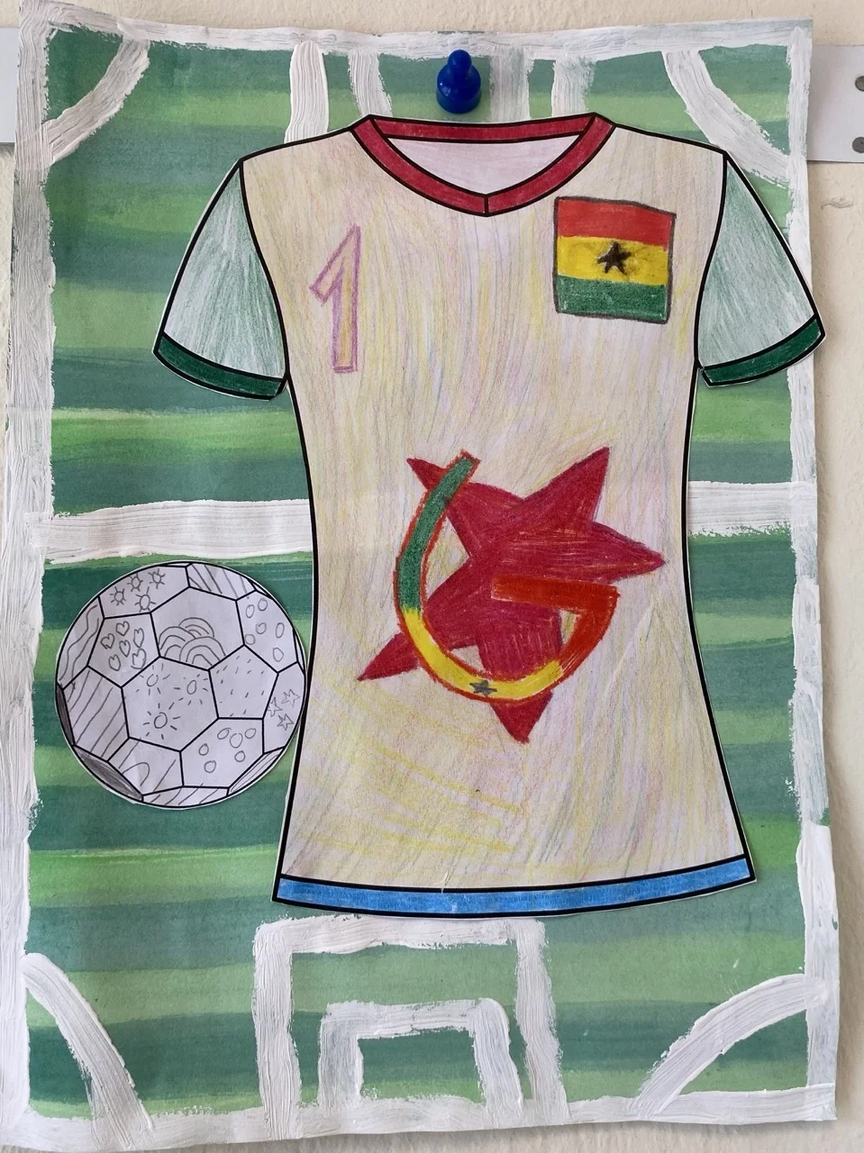 Zur Galerie: Kl. 3a - WM Fußballtrikots
