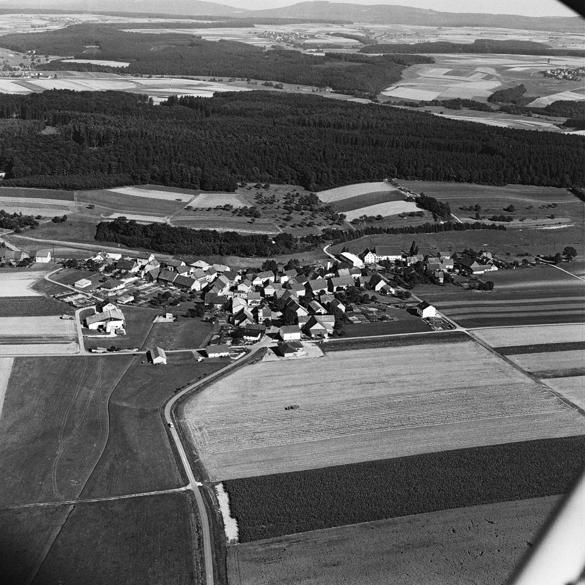 Bild: Luftbild Niederkumbd 1975