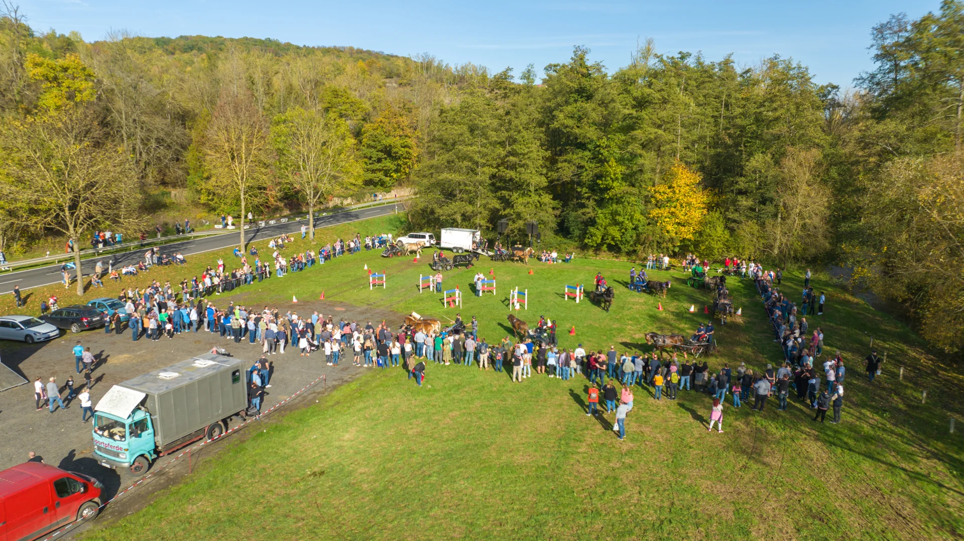 Kutschenrennen  (Bild vergr&ouml;&szlig;ern)
