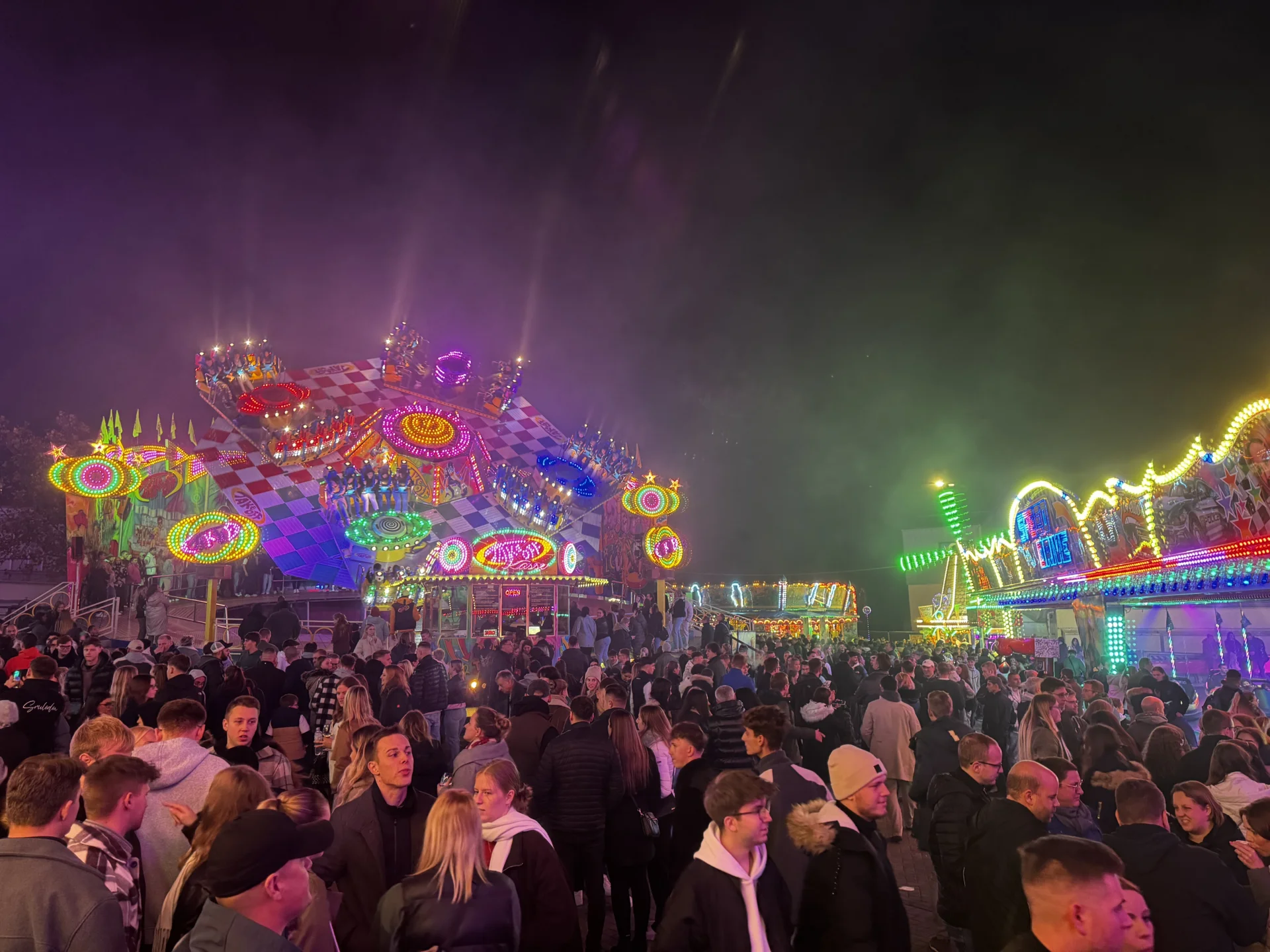 Vergn&uuml;gungspark  (Bild vergr&ouml;&szlig;ern)
