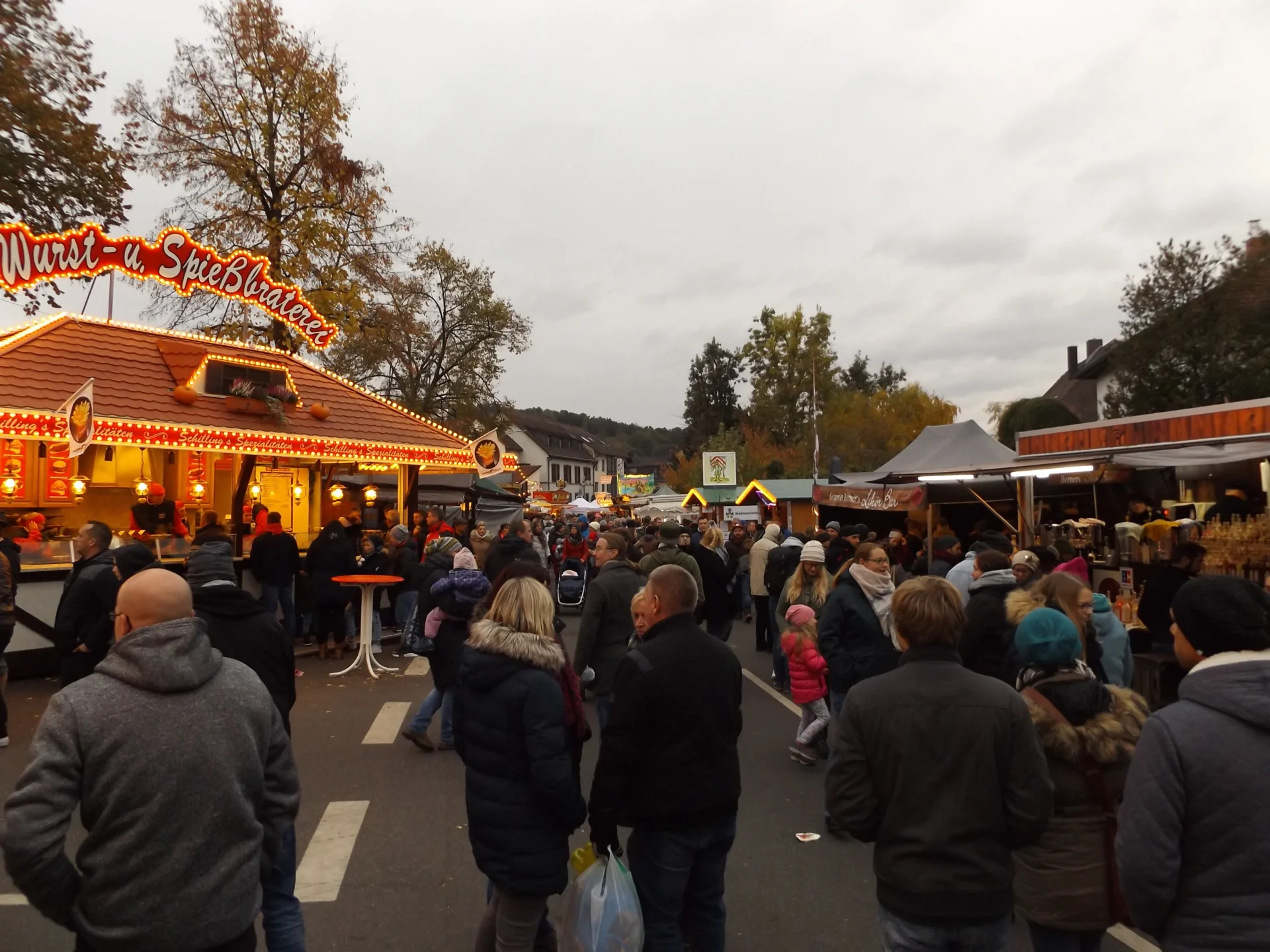 Unterwegs in den Marktstra&szlig;en  (Bild vergr&ouml;&szlig;ern)