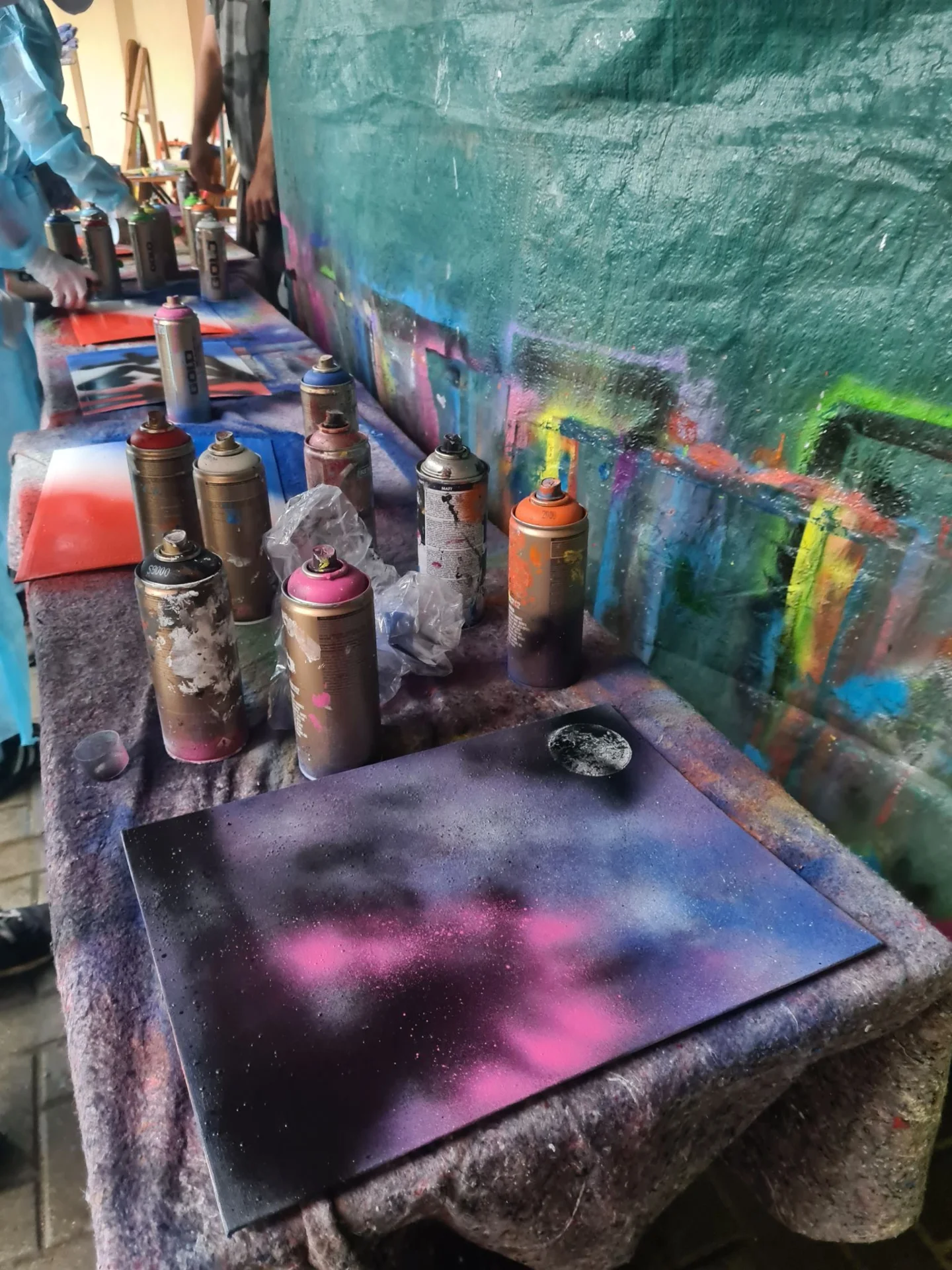 Foto der Galerie: Die 7a beim Graffitikurs in Lübz