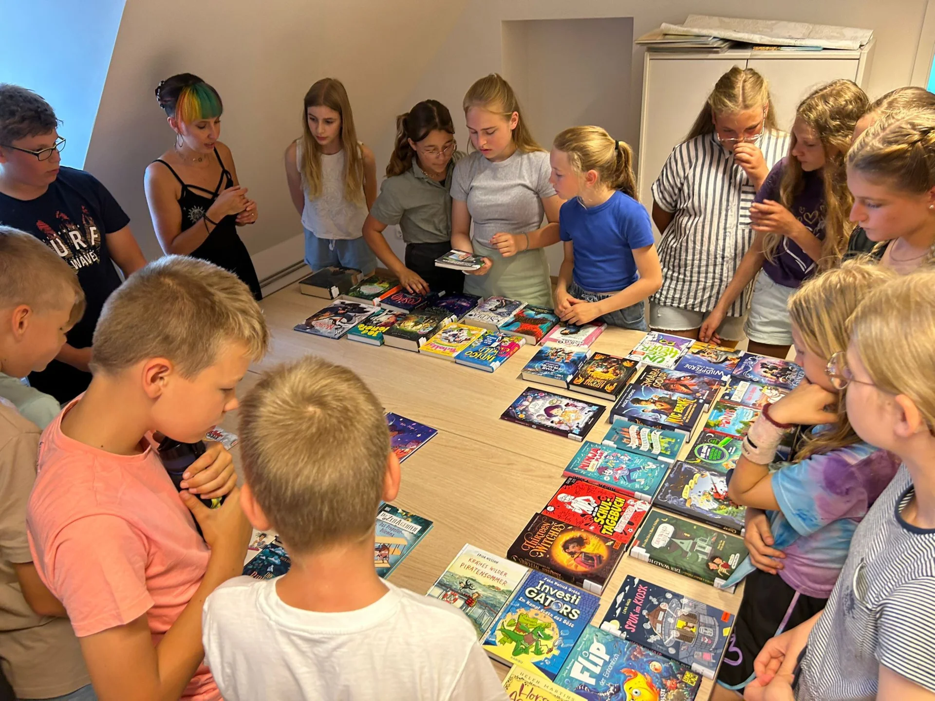 Foto der Galerie: FerienLeseLust - 5er und 6er besuchen die Bibliothek