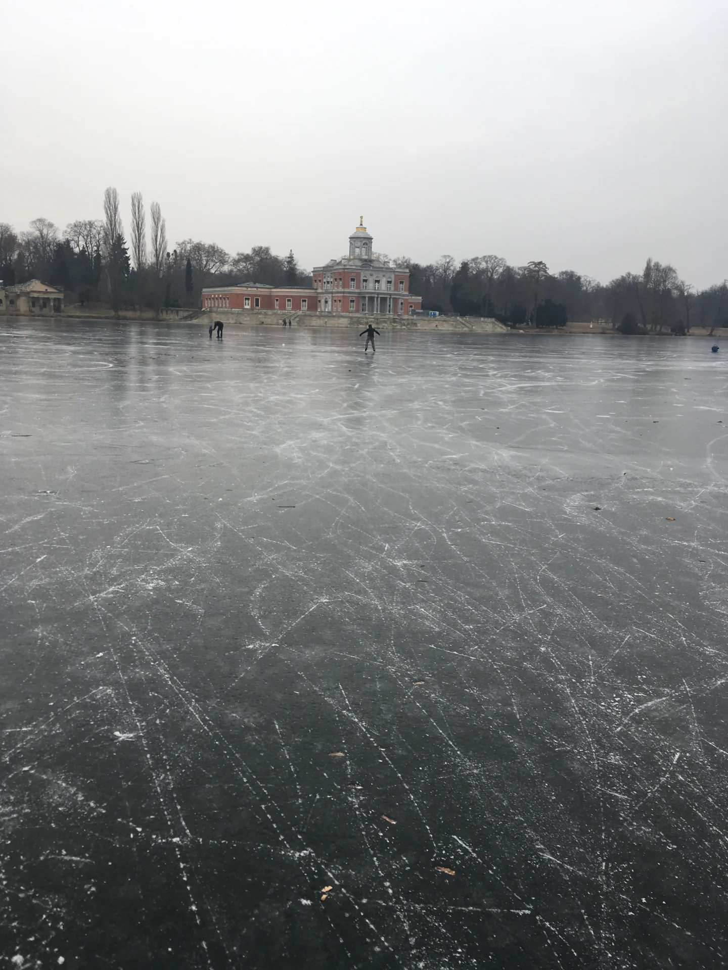 Potsdam Eingefrorener See Copyright Berlineben  (Bild vergr&ouml;&szlig;ern)
