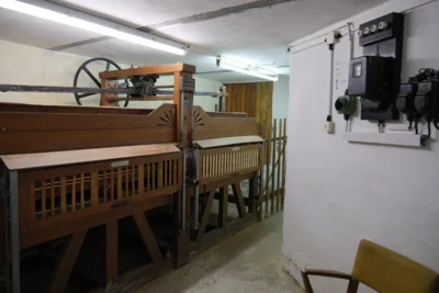 Vorschaubild: Rollstube in Threna, mit Rolle und Schaltvorrichtung zum Betreiben