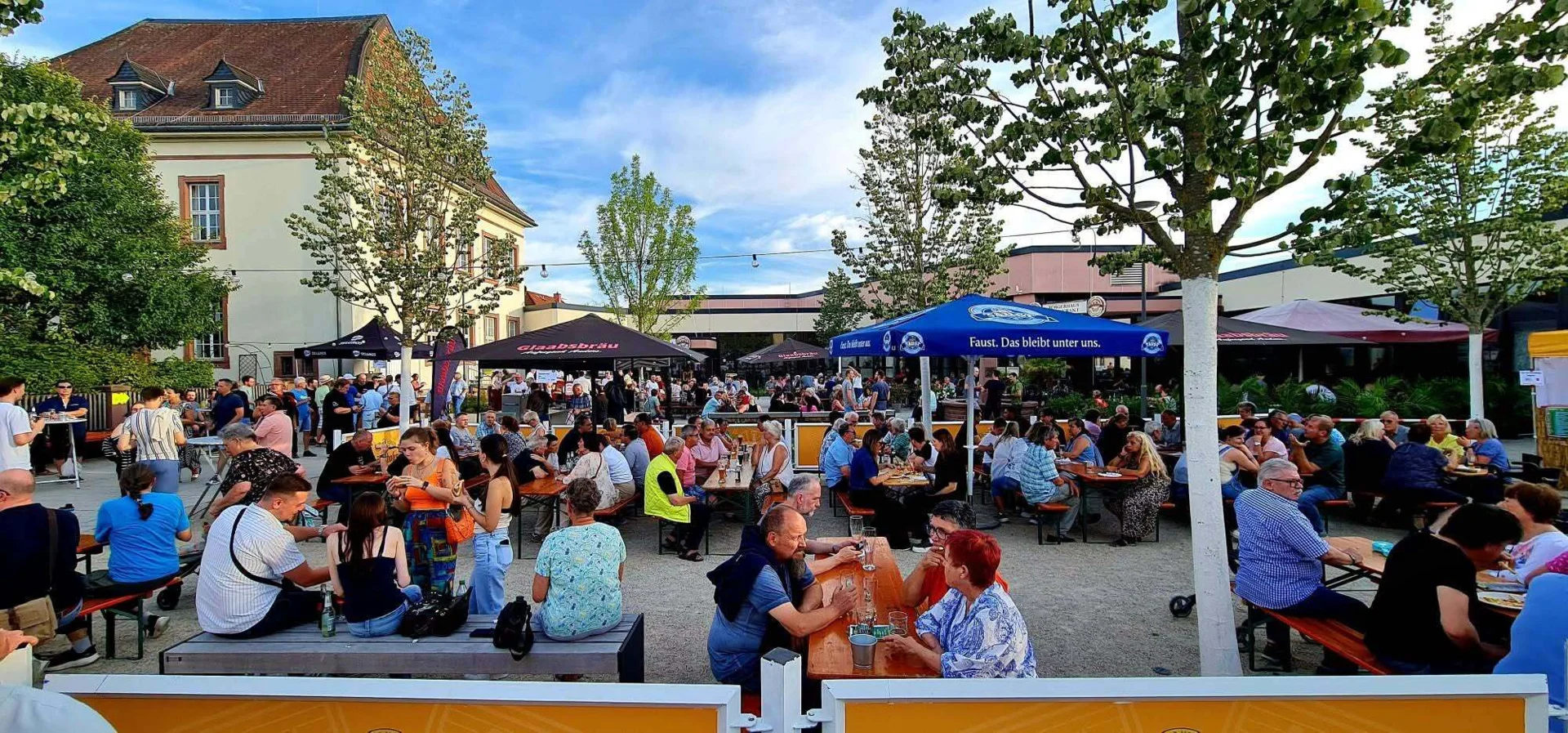 Weissbiergarten2  (Bild vergr&ouml;&szlig;ern)