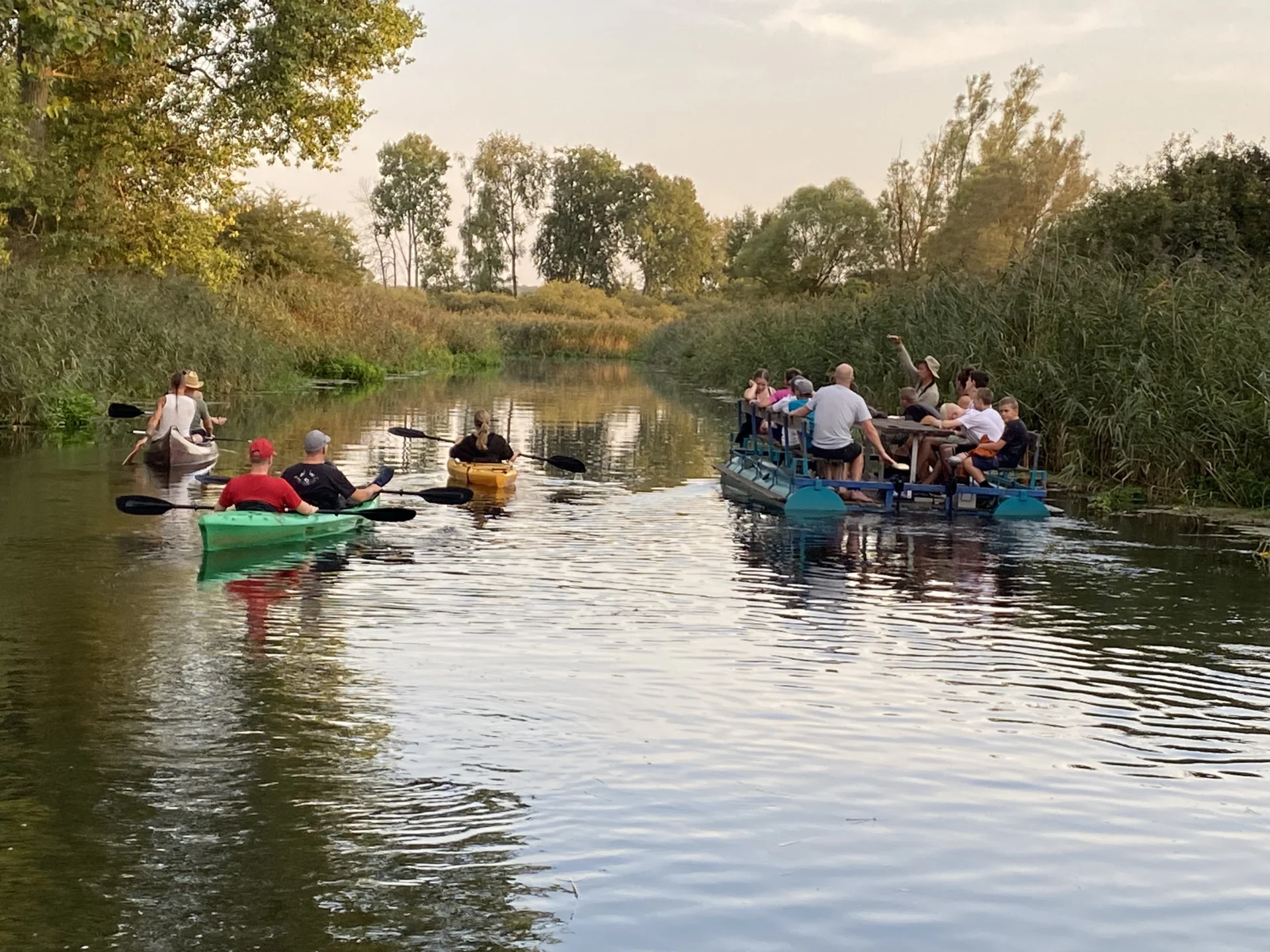 Foto der Galerie: Jugend Camp 2024 abendliche Floßfahrt