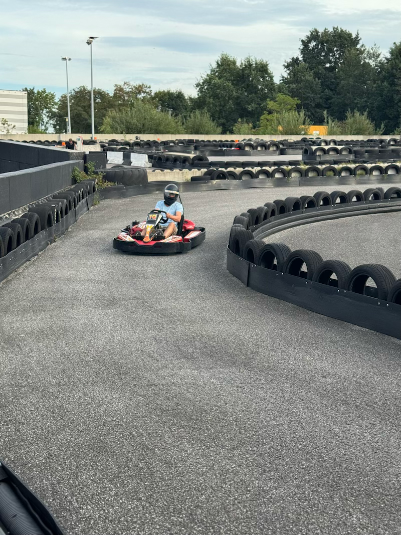 Gokart fahren 🏁 🏎️  (Bild vergr&ouml;&szlig;ern)