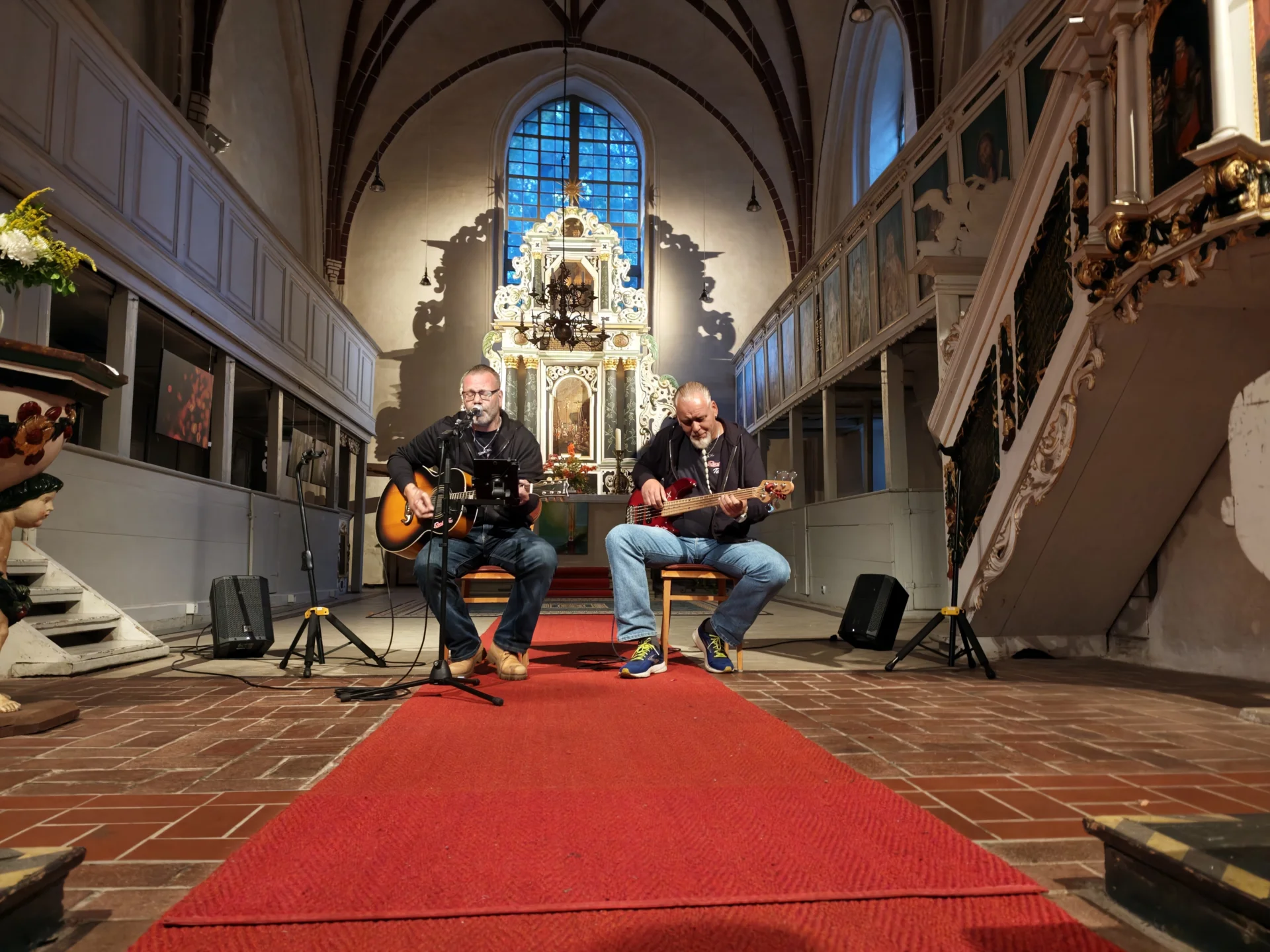 RockFire spielt auf  (Bild vergr&ouml;&szlig;ern)