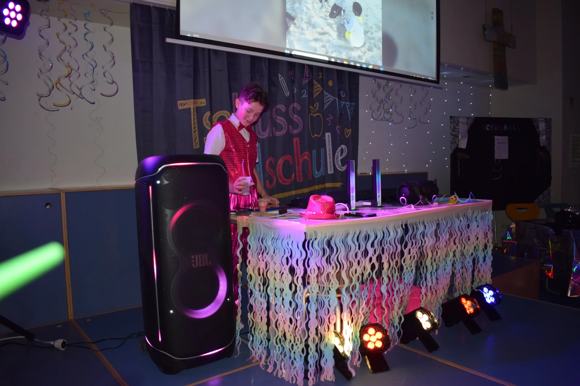 Foto der Galerie: Verabschiedung 6ties mit Gottesdienst und Ball