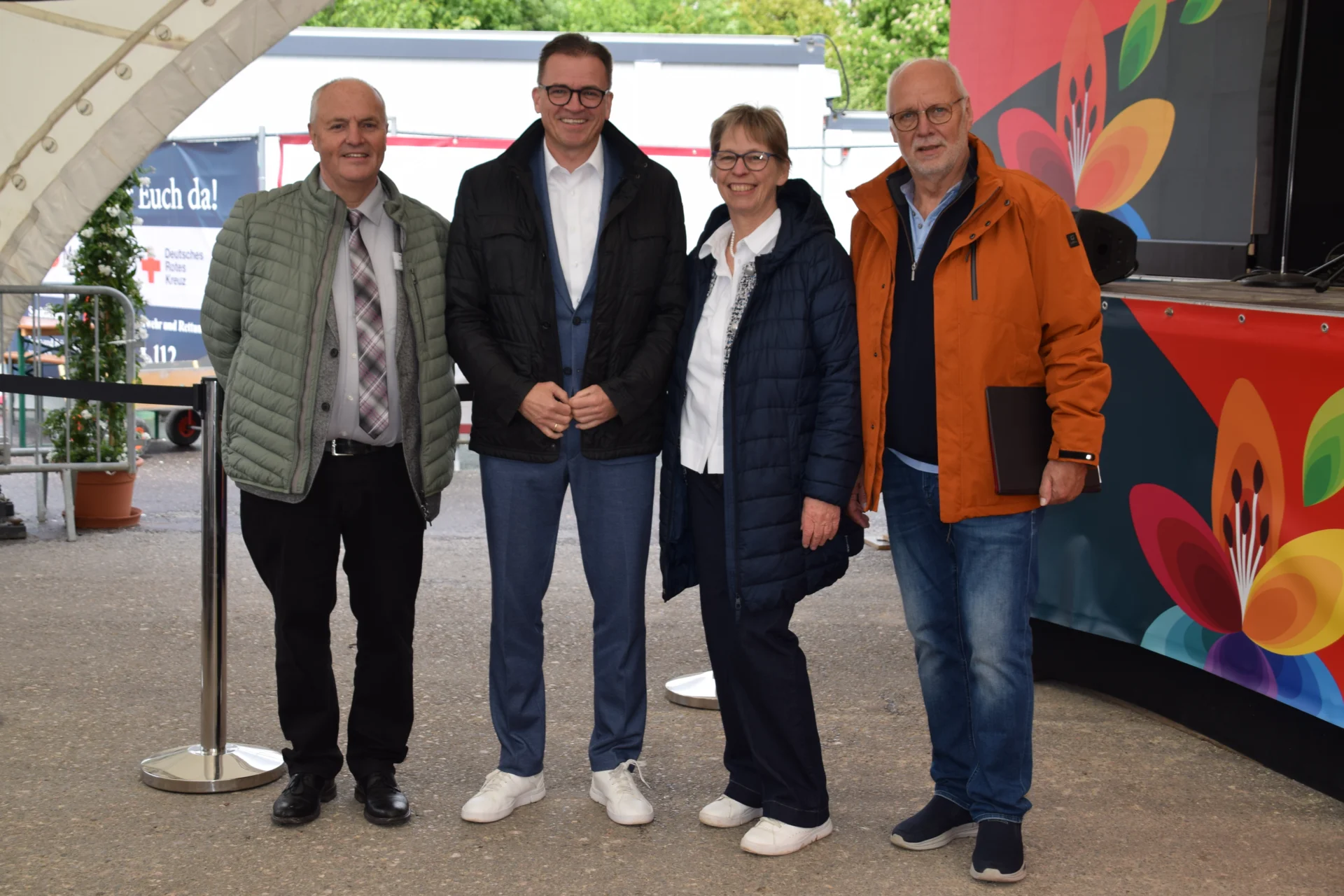 v.L. G&uuml;nter Hopfensitz, Landrat Dr. Bl&auml;se, Michaela Ruf, Rainer Grundler  (Bild vergr&ouml;&szlig;ern)