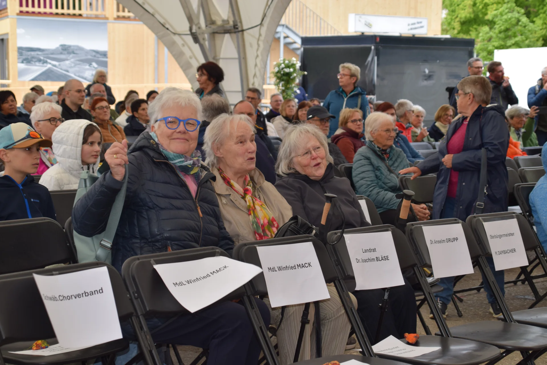 "In freudiger Erwartung"  (Bild vergr&ouml;&szlig;ern)