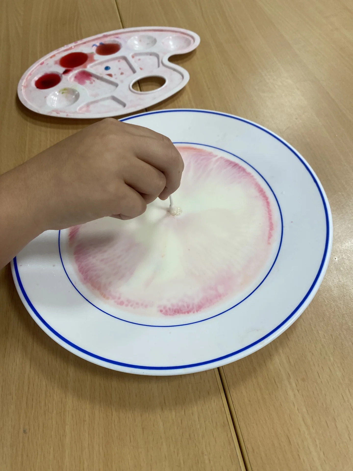 bestaunen Farbmuster in Milch,  (Bild vergr&ouml;&szlig;ern)