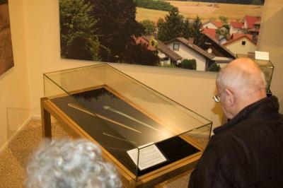 Vorschaubild: Schwert Vitrine