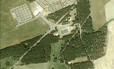 Luftbild Waldbad und teilweise Campingplatz