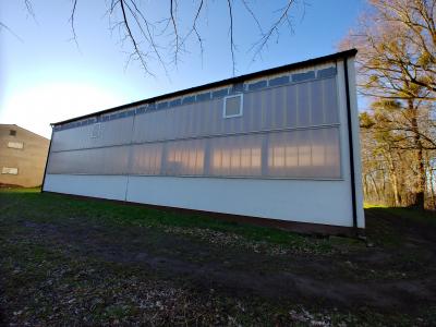 Turnhalle Ostseite mit Wärmeschutzwandverglasung