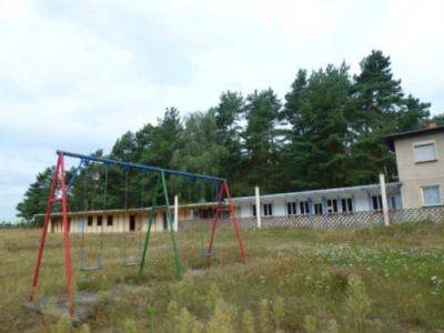 Wohn- und Gasthaus sowie Sportnebenanlage