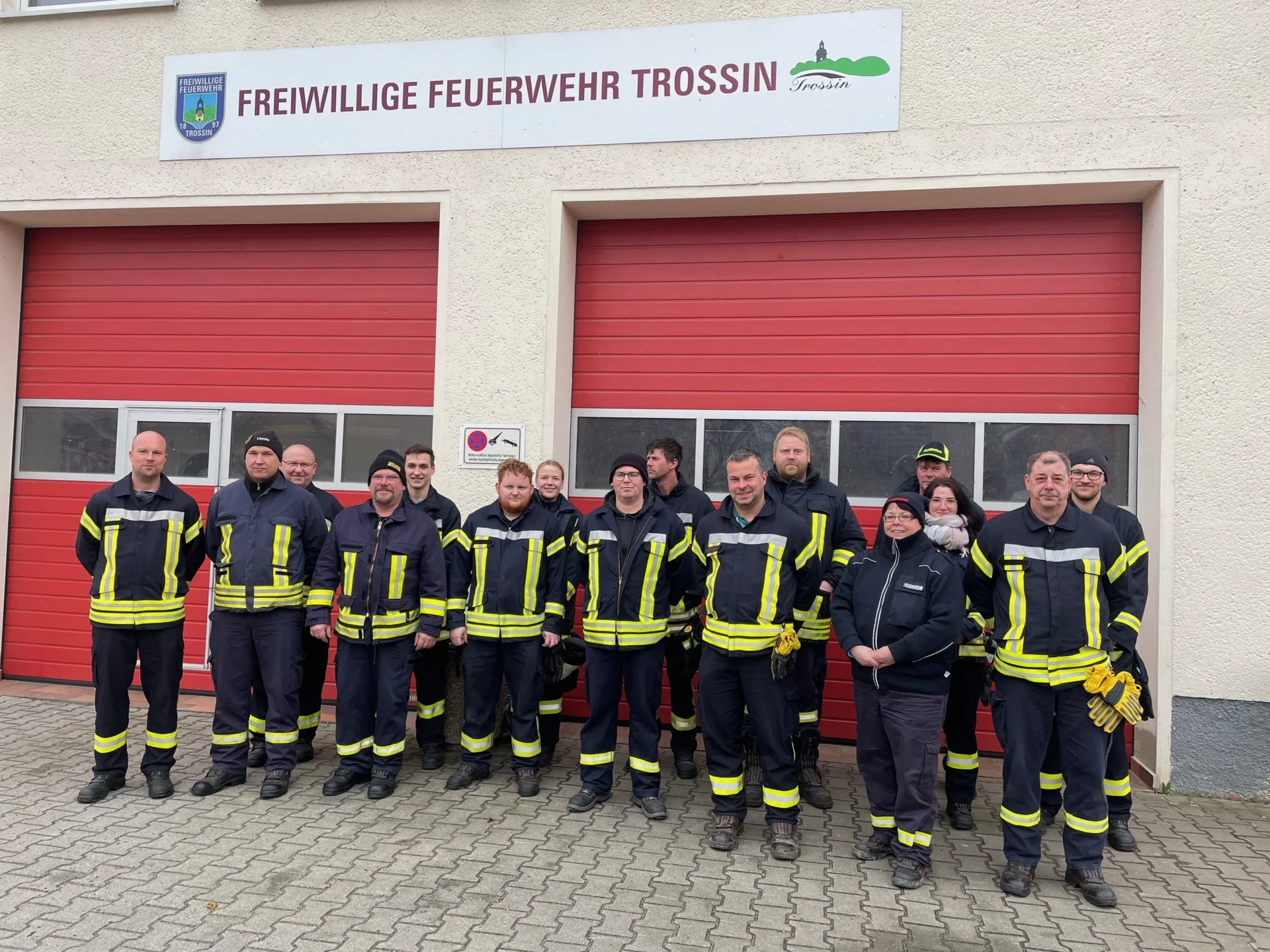 Kameradinnen und Kameraden der 4 Freiwilligen Feuerwehr der Gemeinde Trossin 