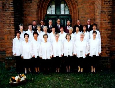 Chor vor der Stüdenitzer Kirche