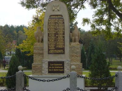 Vorschaubild Kriegerdenkmal Meuro