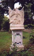 Restauriertes Grabmal für den Major Poblocki, der im Kampf um die Stadt gegen die Franzosen fiel   Foto: G. Wagenknecht