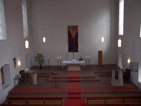 Blick in den Altarraum