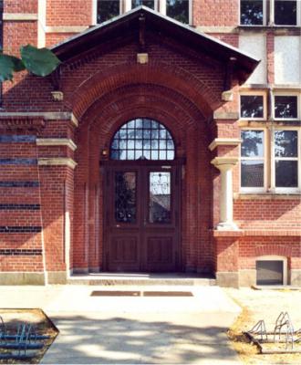 Bismarck-Gymnasium, Eingang Haus 3