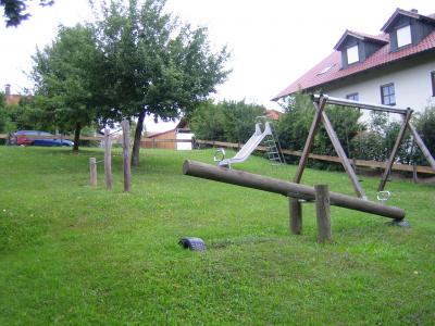 Vorschaubild Kinderspielplatz "Unteriglbach, Oberfeld"