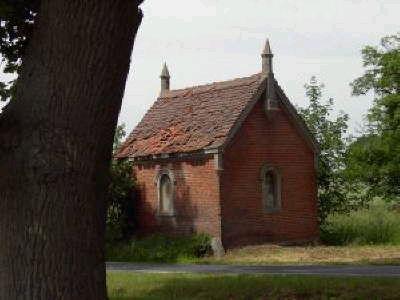 Die kleine Kapelle wurde aus baulichen Gründen abgerissen (Gemeinde Halenbeck-Rohlsdorf).