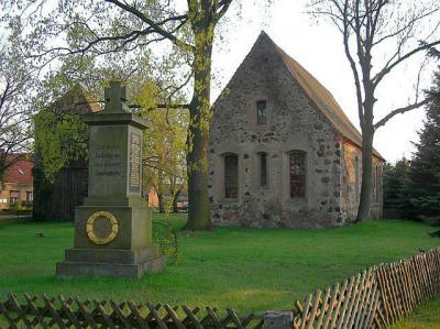Kirche und Denkmal zu Ehren der Gefallenen im 1. und 2. Weltkrieg