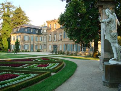 Schloss und Park Fantaise mit Gartenkunstmuseum