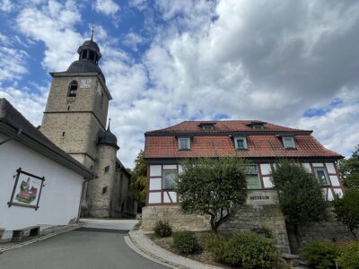 Kirche und Museum Jüchsen