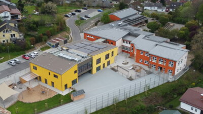 Luftbild Panoramaschule mit Kinderhaus und Mensa
