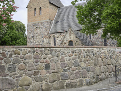 Die Dorfkirche aus dem 13. Jahrhundert, Foto: Eisenfeld