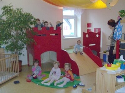 Vorschaubild Kita &bdquo;Gl&uuml;hw&uuml;rmchen"
